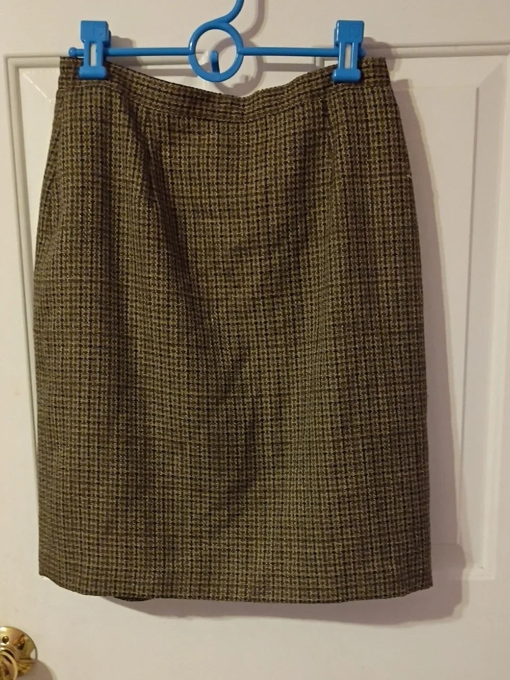 Stephanie Andrews Classic Houndstooth Pencil Skirt in Olive/Brown